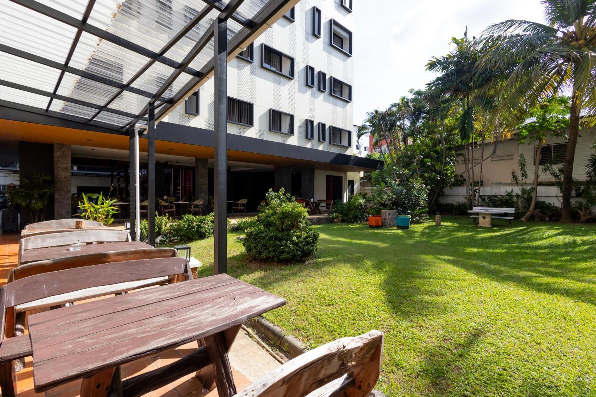 Penpark Place Bangkok Exteriör bild