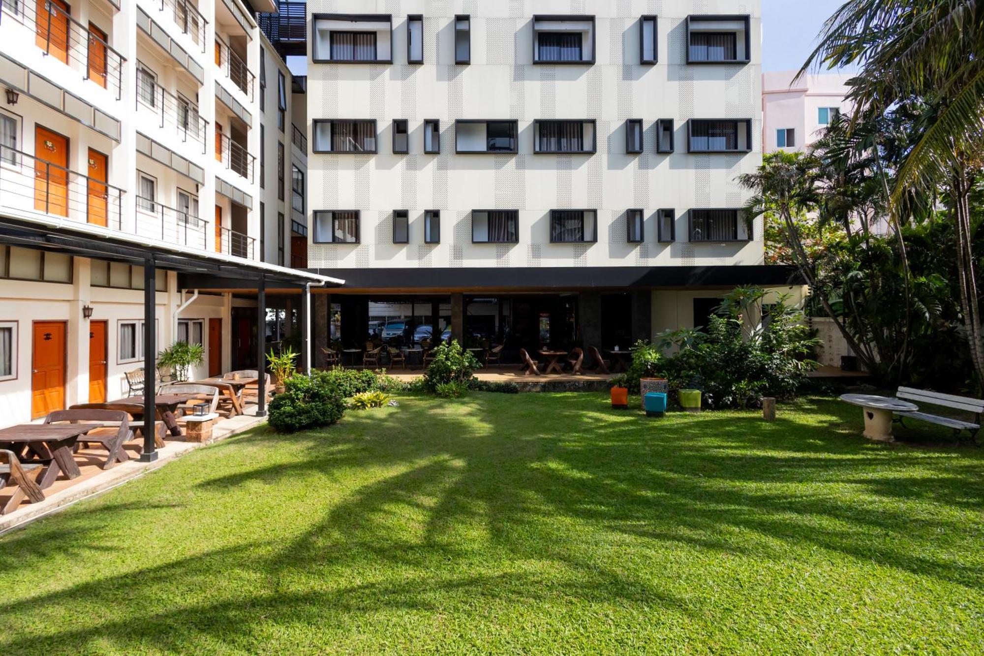 Penpark Place Bangkok Exteriör bild