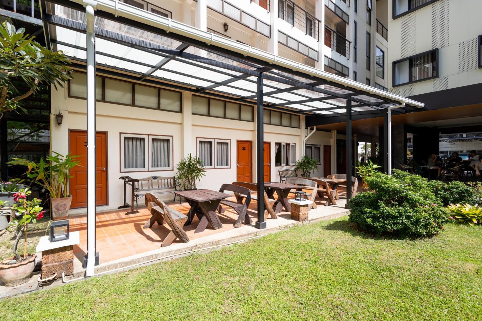 Penpark Place Bangkok Exteriör bild